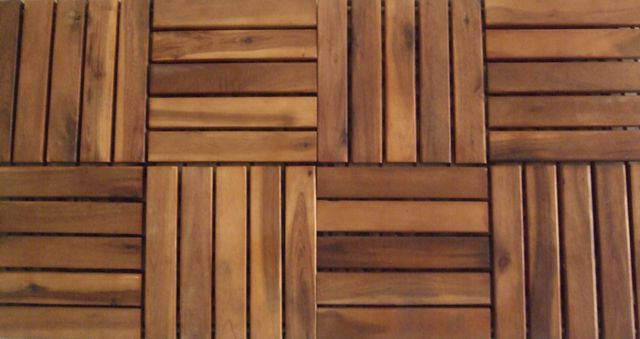 Decking Tiles with 20 Croixed Wood Bars